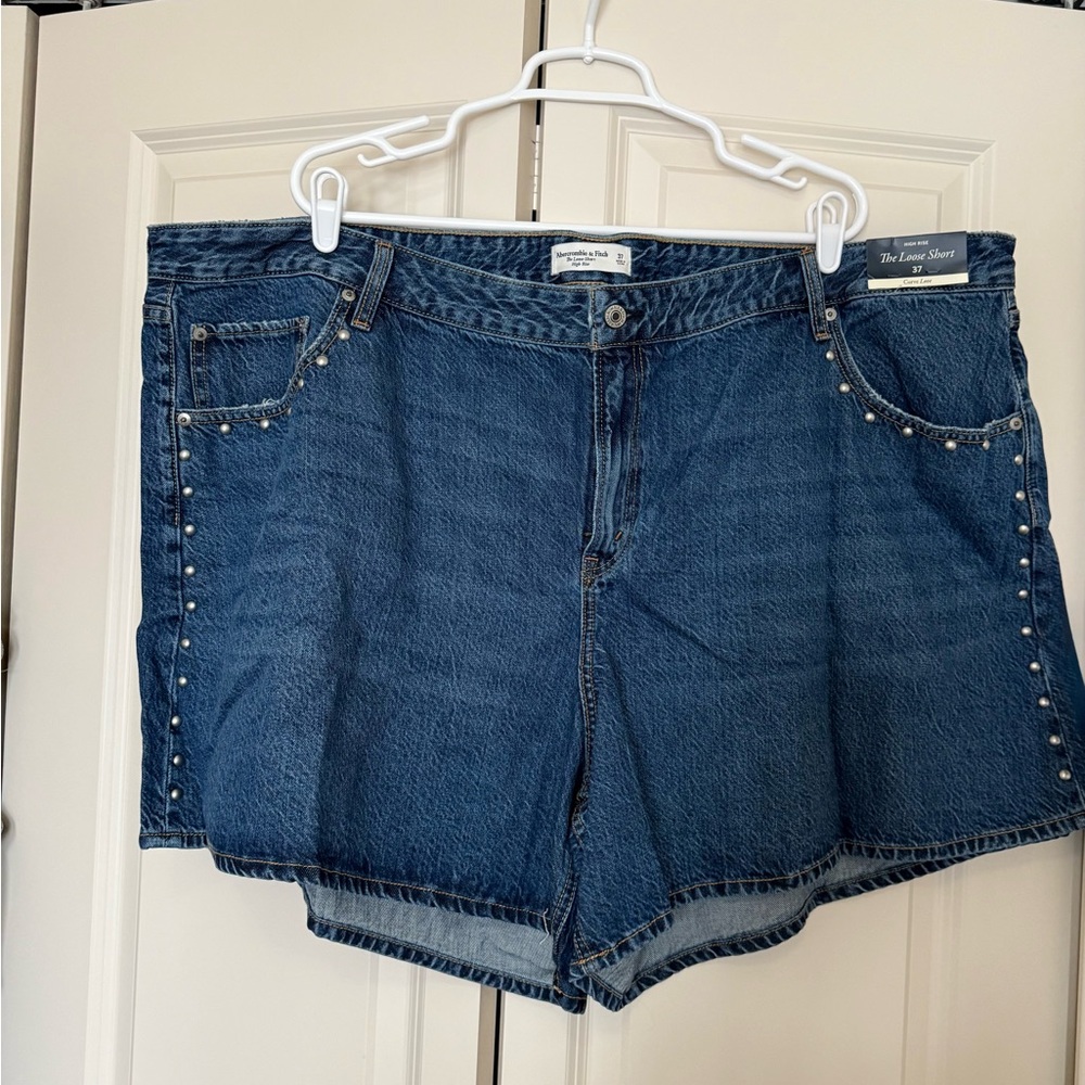 NWT Abercrombie & Fitch High Rise “The Loose Short” – Curve Love | Studded